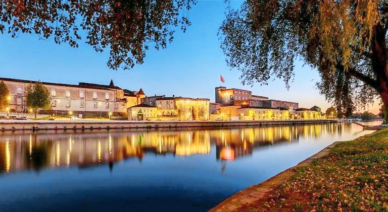 T2 47m2 Cosy & spacieux - proche Gare - Lit Queen Size et NETFLIX - Parking gratuit — photo 5