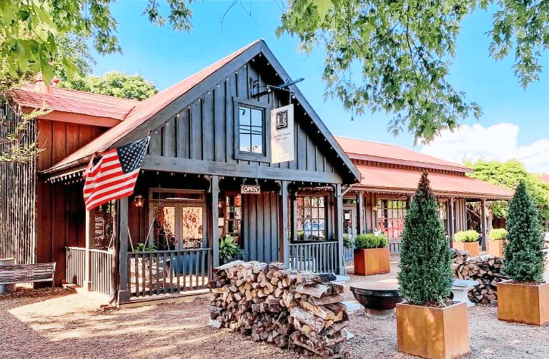 House  Leipers Fork