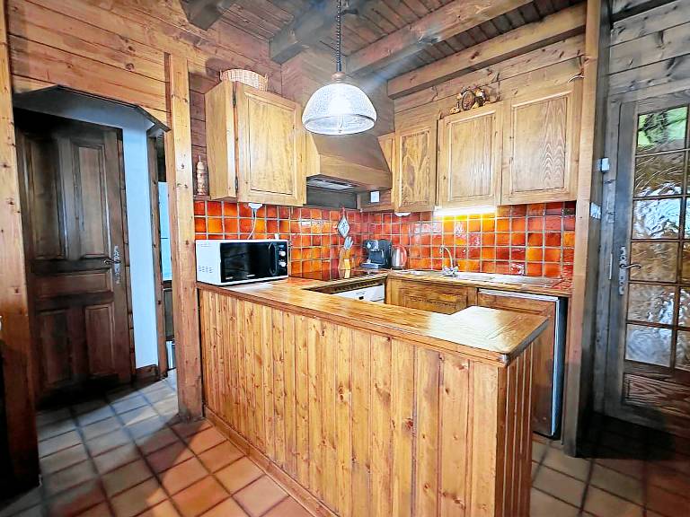 Family chalet with garden and fireplace, pets allowed — photo 2