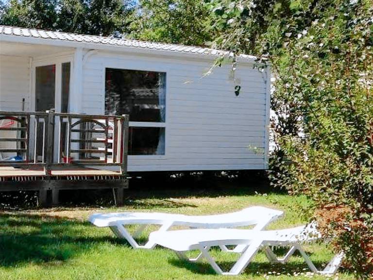 Family-oriented mobile home with heated pool & terrace | Beach nearby | Pets allowed — photo 4
