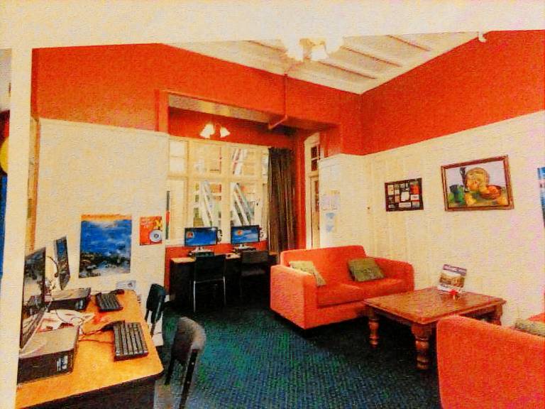 Stafford Gables Hostel — photo 2