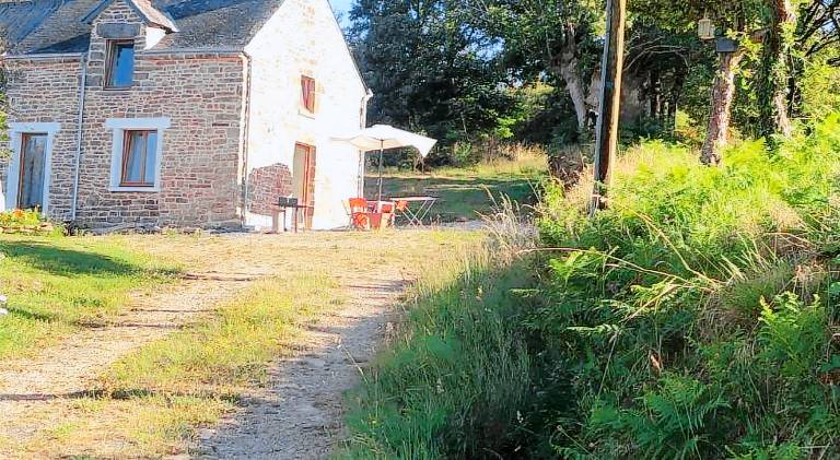Vacation home with 1 room for 4 persons in Pontivy