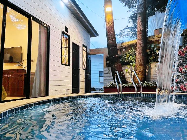Bungalow  Uttan