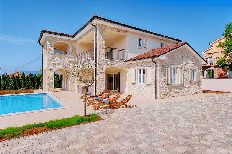 Ferienhaus Pinezići