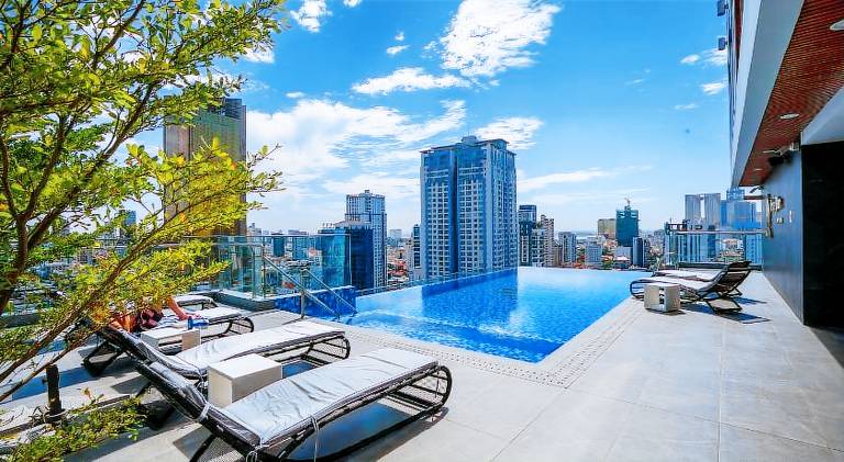 URBAN PALACE
