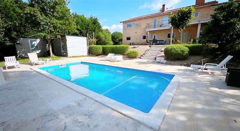 Vacation home with patio, pool & garden | Suitable for remote work — photo 3