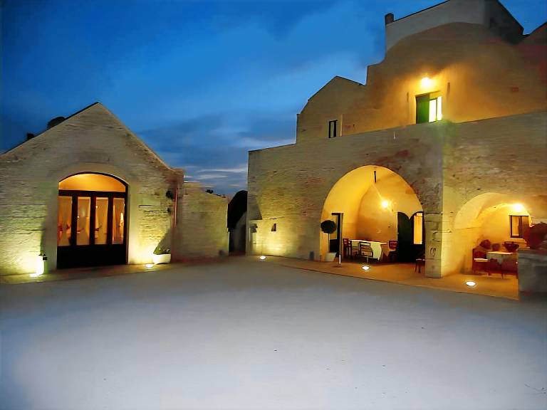 House with pool, patio & garden | Dogs allowed — photo 2