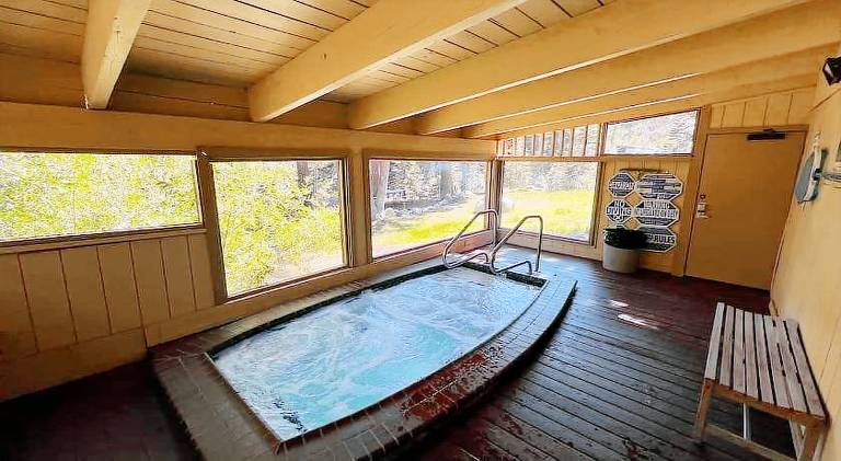 MSRC28 - Cozy Ski Condo - Walk to Canyon - Dog Friendly — photo 5
