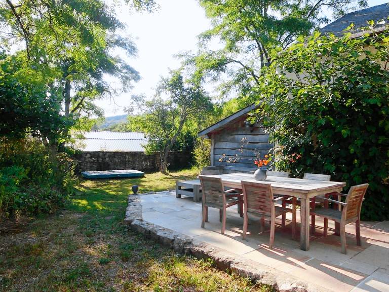 Fully equipped charming vacation home with patio | Pets allowed — photo 3