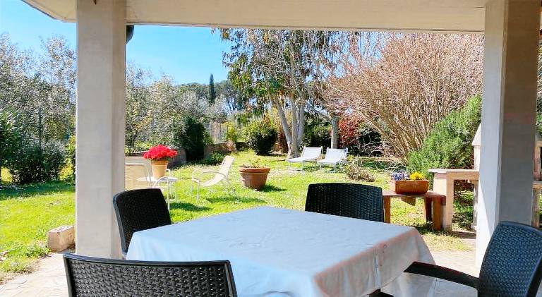Serviced apartment with pool, garden & terrace | Dogs allowed — photo 4