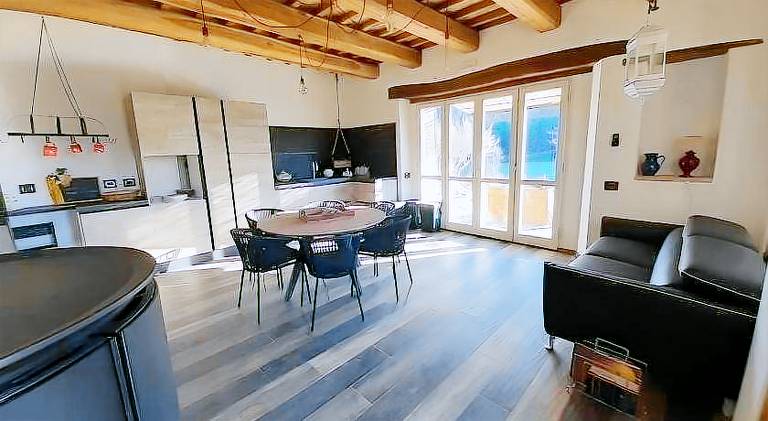 Villa with terrace, hot tub & yard — photo 5