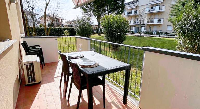 Holiday apartment with pool — photo 4