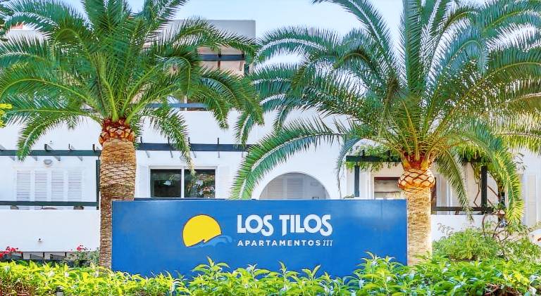 Serviced apartment with pool, yard & patio in Calvià