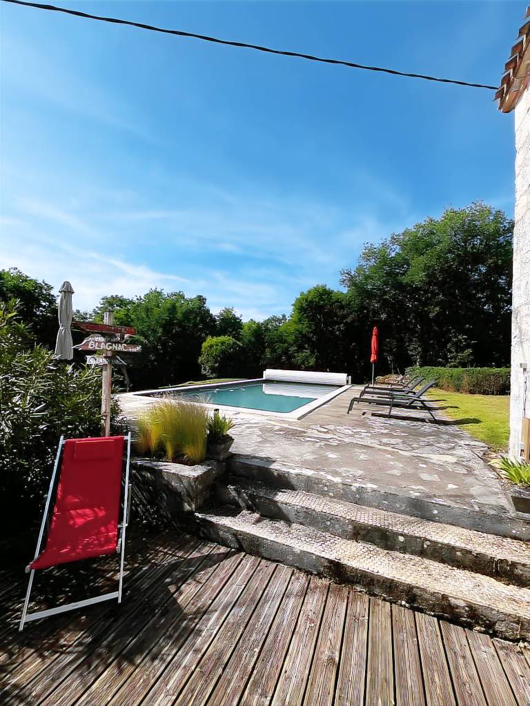 La Boissière – Peaceful White Stone Retreat with Pool and Air Conditioning — photo 2