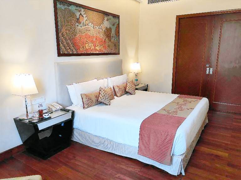 Resort Damdama Lake