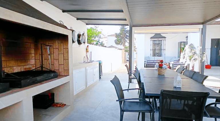 Villa with yard, terrace & pool — photo 5