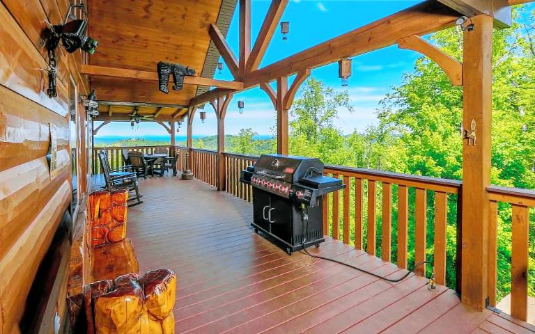 A Cloud 9 - Mountain Views, Hot Tub Bliss & Pool Table Fun! — photo 5