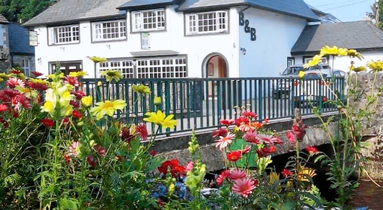 Ryan s River Lodge B&B