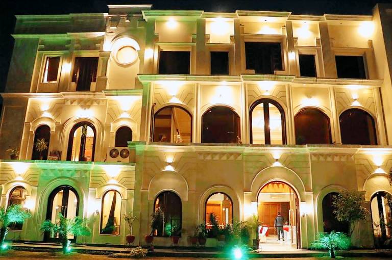 Hotel Pushap Palace
