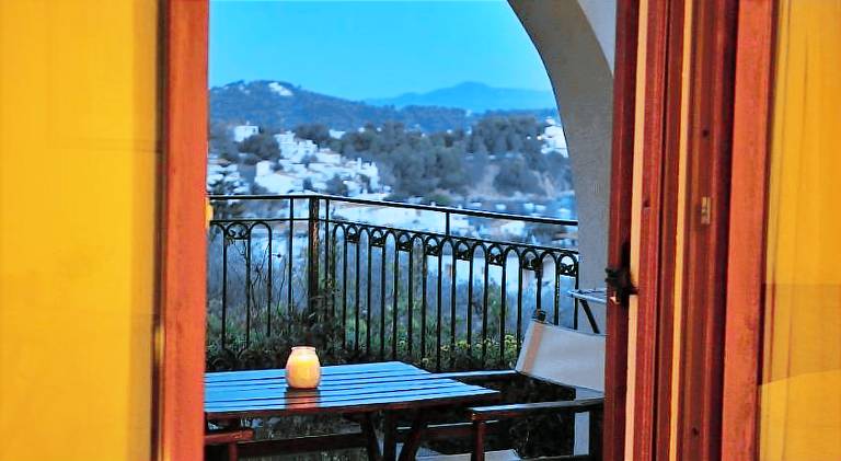 Serviced apartment with terrace, BBQ & jacuzzi — photo 4