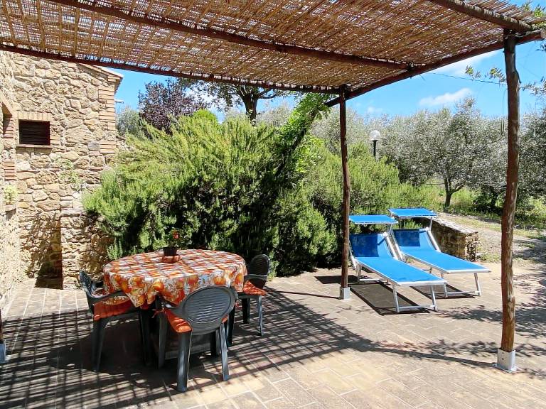 Apartment with patio, yard & barbeque | Nature view | Pets are welcome — photo 2