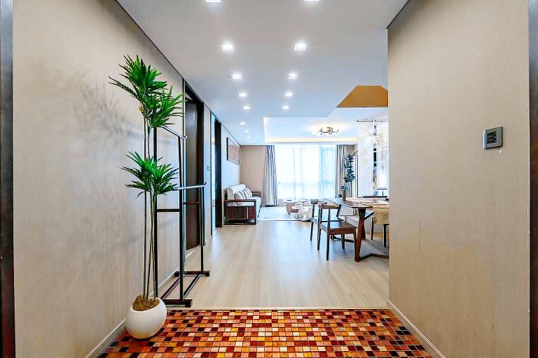 Apartment with 5 rooms for 12 persons in Beijing