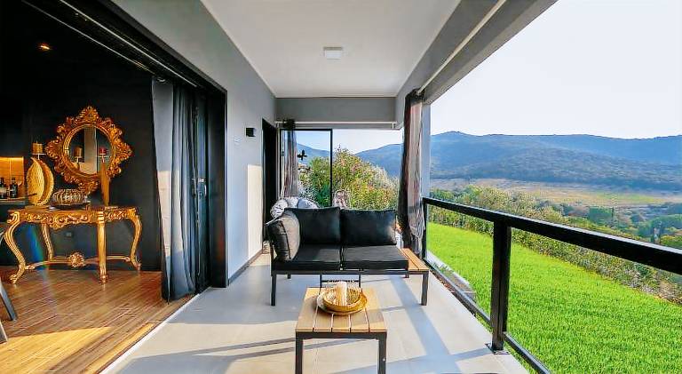 Villa with barbecue, terrace & hot tub — photo 2