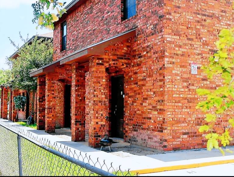 Children-friendly beautiful apartment with fast internet | Pets allowed in Edinburg, TX