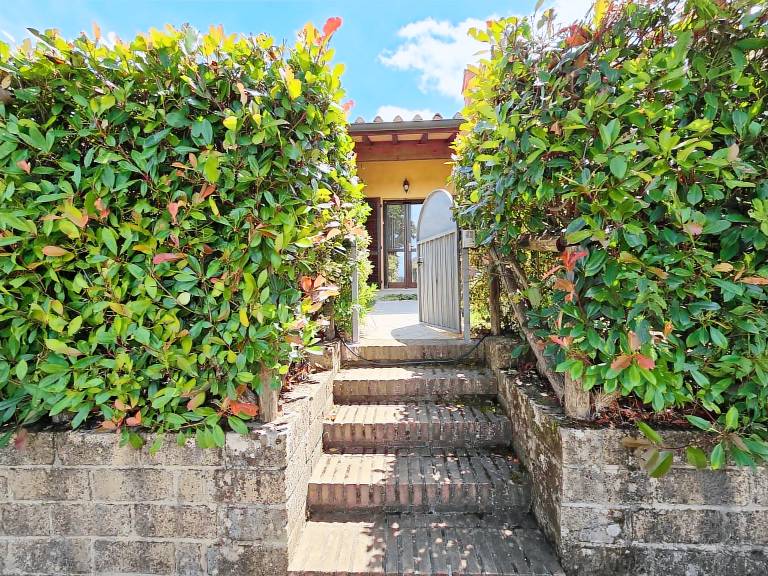 Rental apartment with pool, fast internet & barbeque | Garden view | Suitable for remote work — photo 5