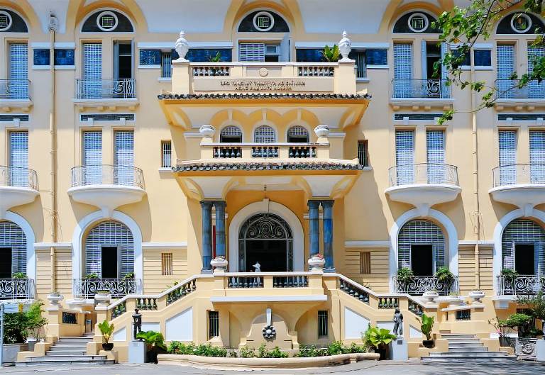 Beautiful apartment with pool, barbecue & yard | Near Bến Thành Market | Perfect for remote work | Pet-friendly — photo 5