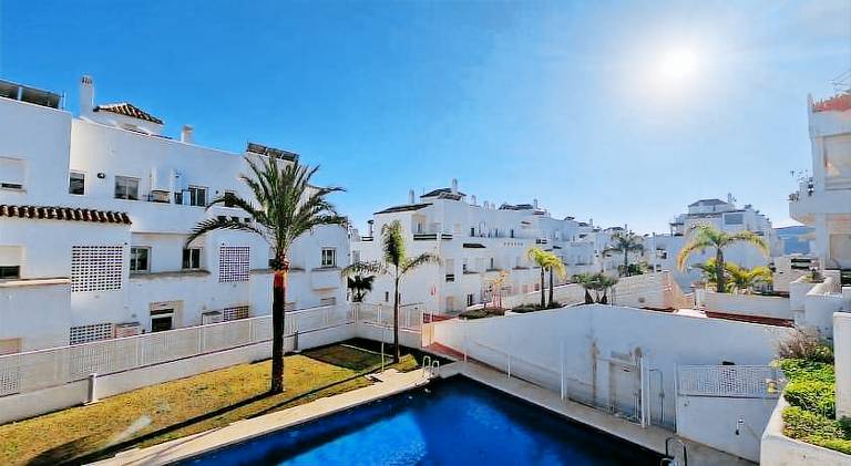 Rental apartment with pool — photo 2