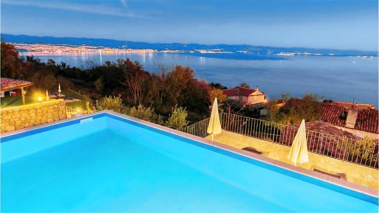 Villa with terrace, barbeque & private pool — photo 2