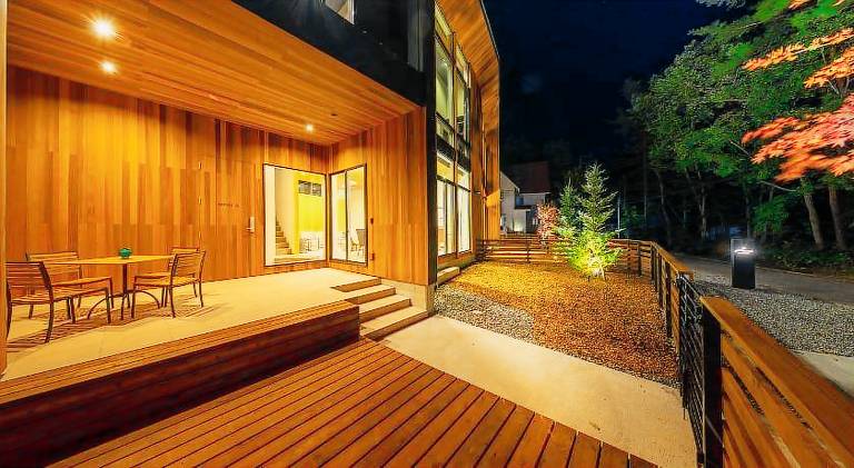 Chalet with jacuzzi — photo 3