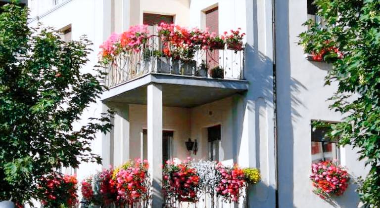 Tirano stazioni flow rooms in Tirano
