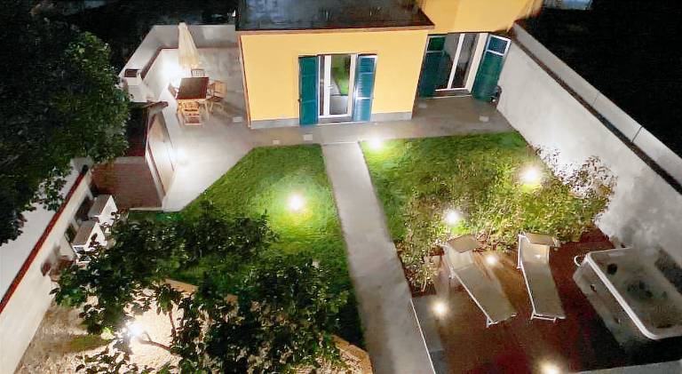 Villa with jacuzzi — photo 3