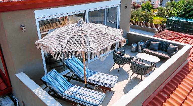 Vacation home with terrace, barbeque & garden — photo 5