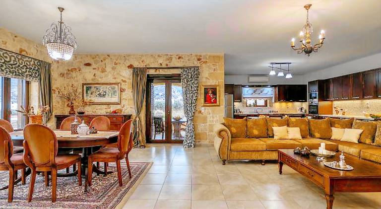 Villa with BBQ, yard & terrace in Kissamos