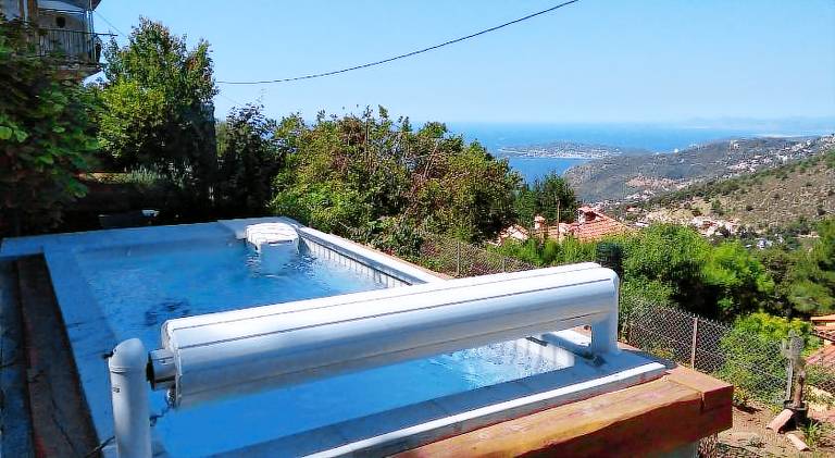 Holiday apartment with pool — photo 2
