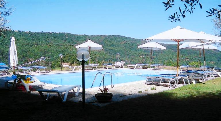 Pleasant farm with pool, garden & BBQ | Pets allowed — photo 3