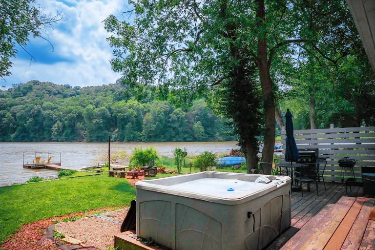 Lake front cabin peaceful, hot tub, and fire pit — photo 2