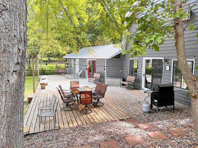 Cabin  New London Township