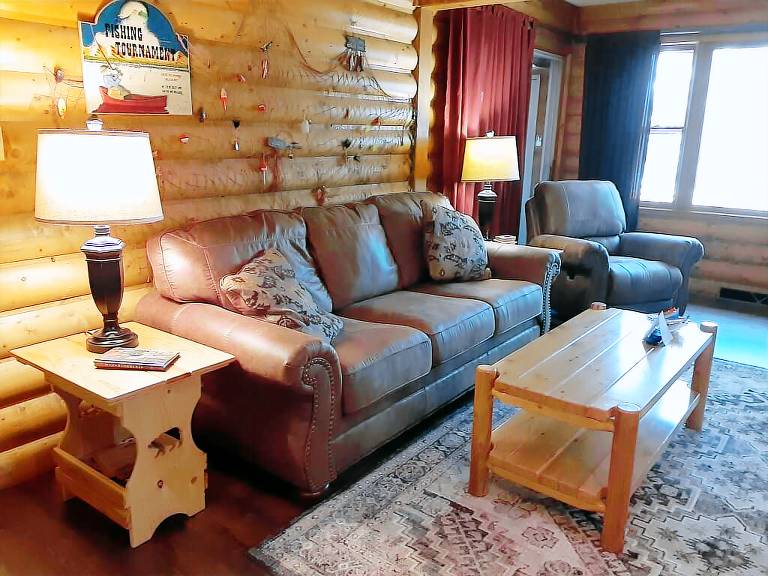 Eagle River Vacation Rentals from 93 HomeToGo