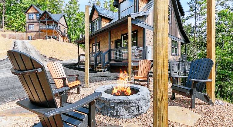 Spacious vacation home with pool | Pet-friendly — photo 5
