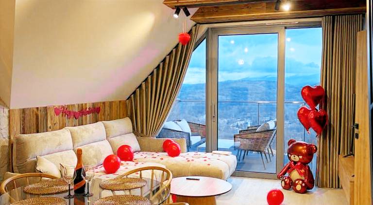 Serviced apartment with hot tub, pool & patio in Szklarska Poreba