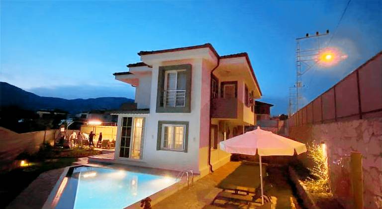Villa 77