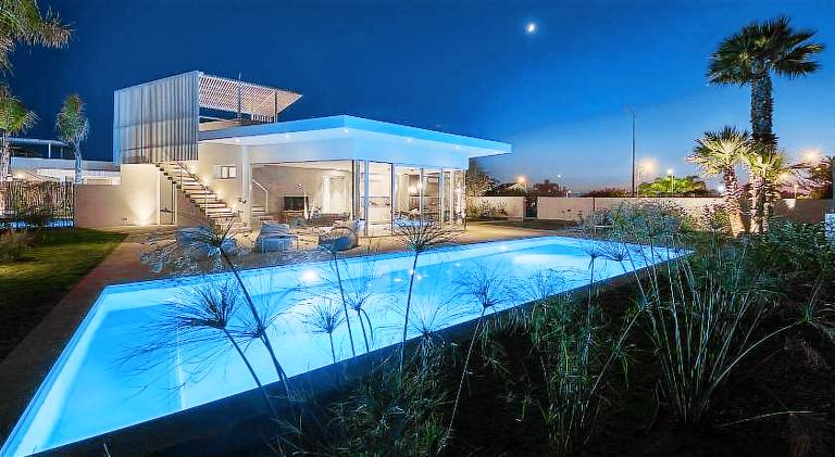 Villa with garden, jacuzzi & private pool — photo 2