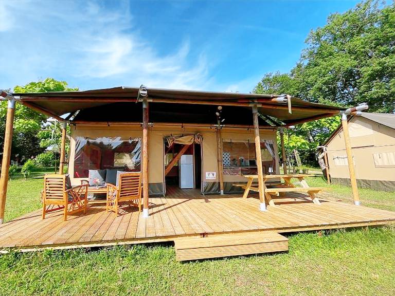 Family-oriented bungalow with pool & terrace | Pets are welcome — photo 4
