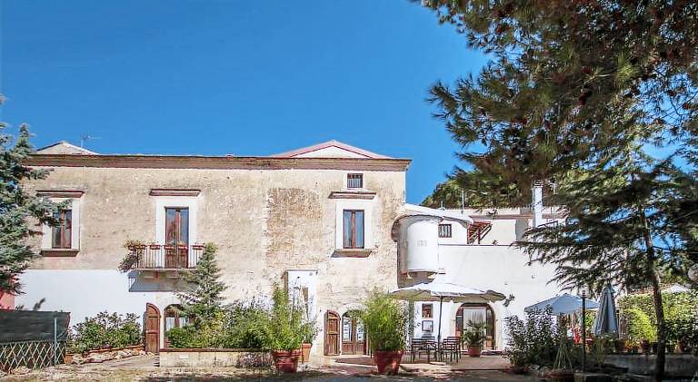 Farm with garden & barbecue in Andria