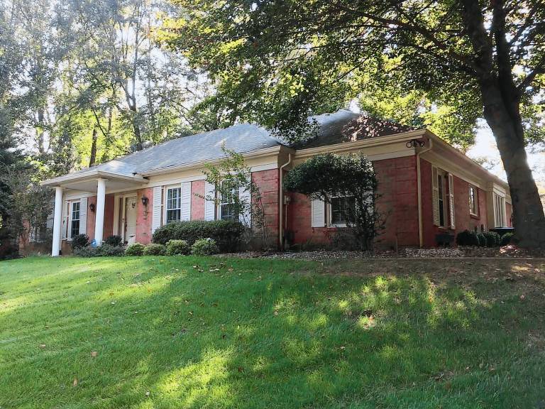 House  River Bluff