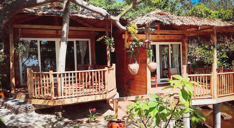 Lodge  Cửa Cạn